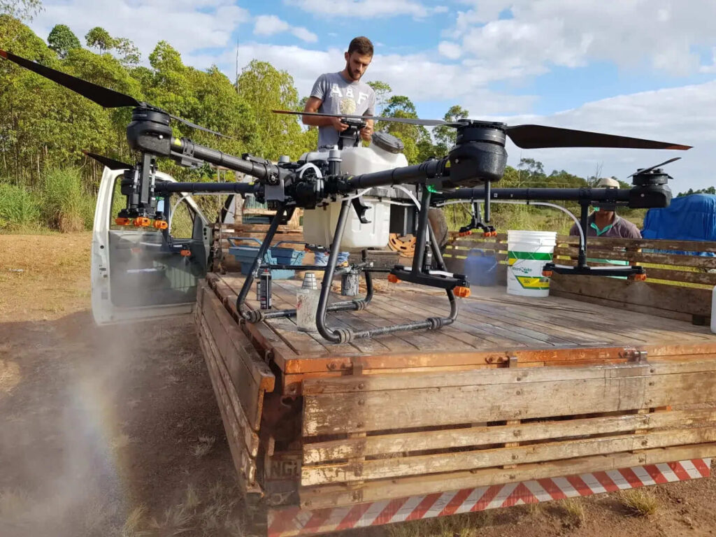 Drones Rendem até 12 hectares por hora e Inova o Agro