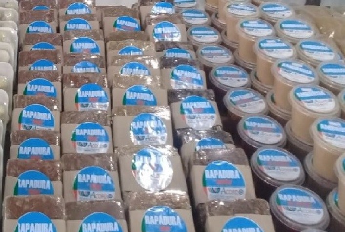 rapadura com frutas do cerrado e aposta de pequenos produtores rurais para aumentar renda no norte de goias