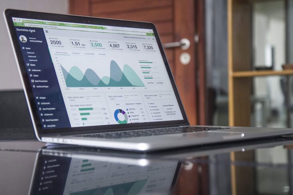 trump attends the return of the remains of the navy seal who died in yemen 5