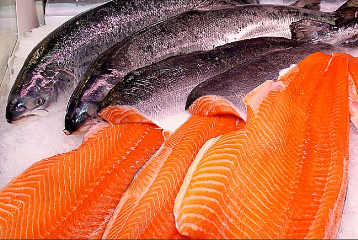 Cinco razões para repensar o consumo de salmão