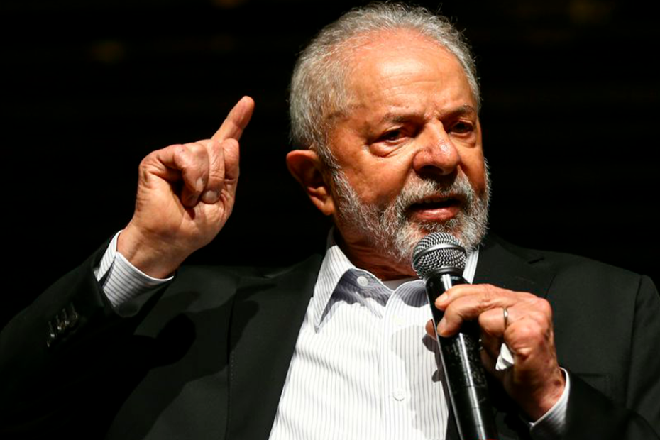 Lula promete coibir garimpo em area indigena e diz esperar