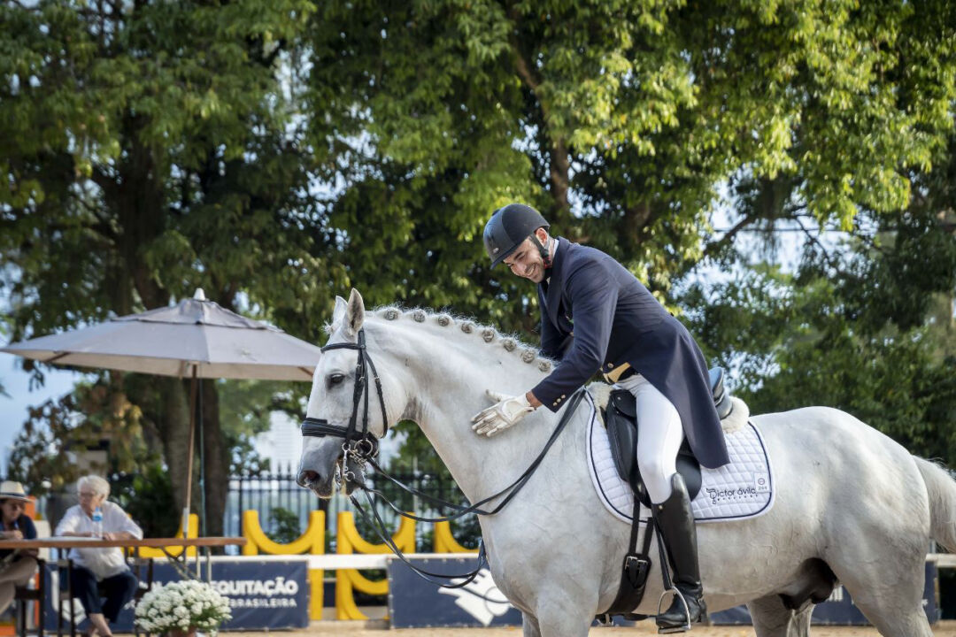 Campeonato Brasileiro e a Taça Brasil de Adestramento reúne 62 conjuntos na Sociedade Hípica Brasileira