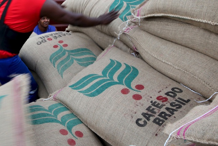 Exportação de café do Brasil cai 3,2% em outubro; receita sobe 30,5% 12 exportacao de cafe do brasil cai 32 em outubro receita sobe 305