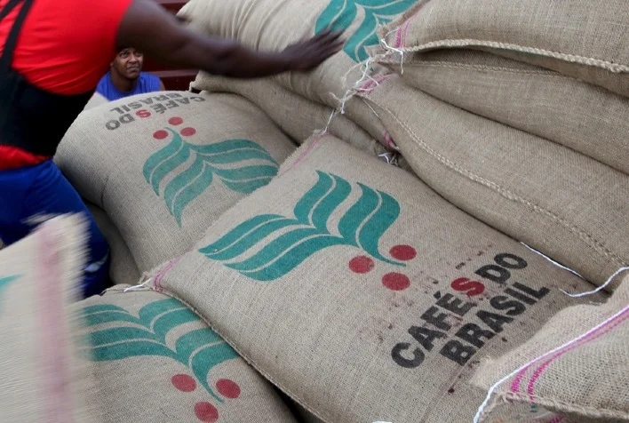 Exportação de café do Brasil cai 3,2% em outubro; receita sobe 30,5% 12 exportacao de cafe do brasil cai 32 em outubro receita sobe 305