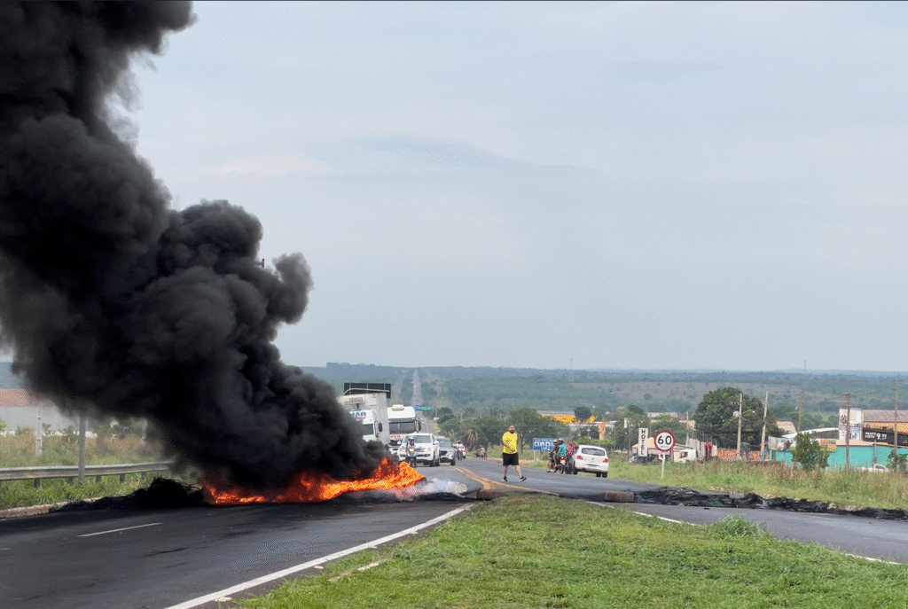 pm de sp comeca a dissolver protestos bolsonaristas nas estradas no pais tem
