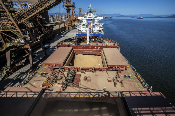 portos do parana monitora situacao dos acessos com grande capacidade de armazenamento