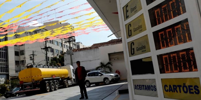 precos da gasolina e do etanol sobem cerca de 1 em novembro diz ticket log