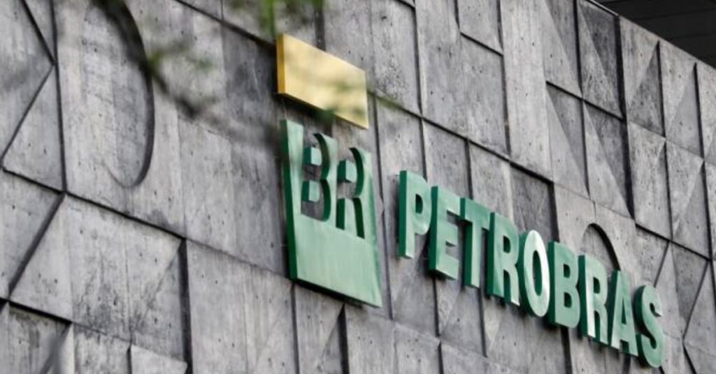 Petrobras anuncia reducao no preco da gasolina em 61 e