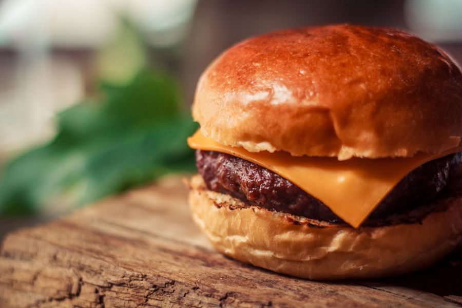 Ministério libera hambúrguer com mais gordura