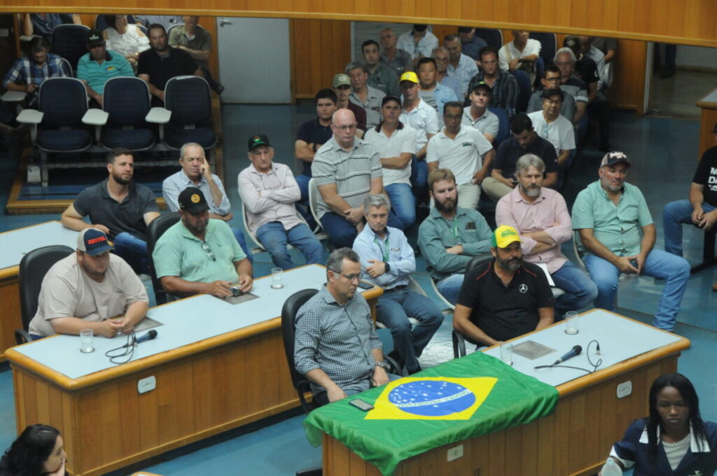 produtores rurais de londrina assinam manifesto contra taxacao do agronegocio 1