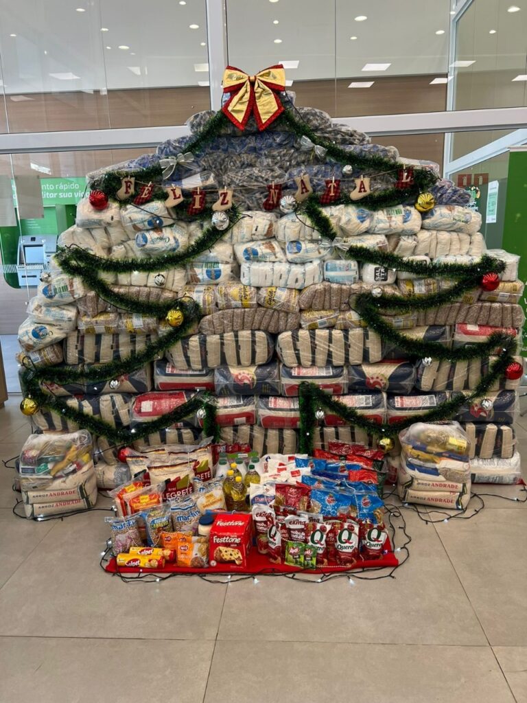 Árvore Solidária arrecada 97 toneladas de alimentos 2 arvore solidaria arrecada 97 toneladas de alimentos 1