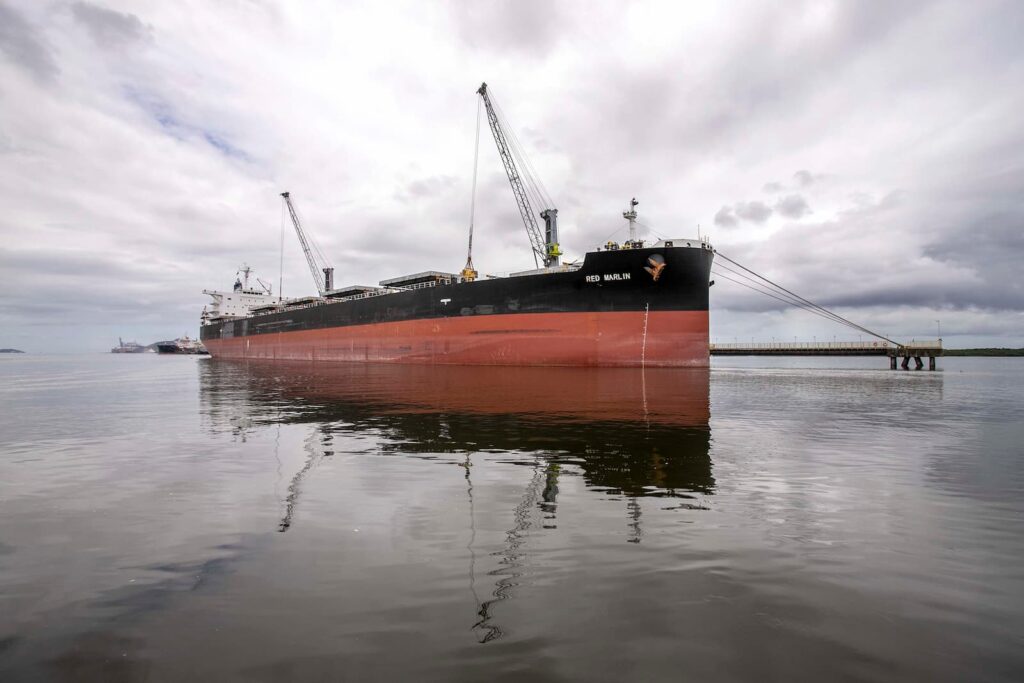 brasil recebe maior navio de fertilizantes do mundo e maior carga da historia de paranagua