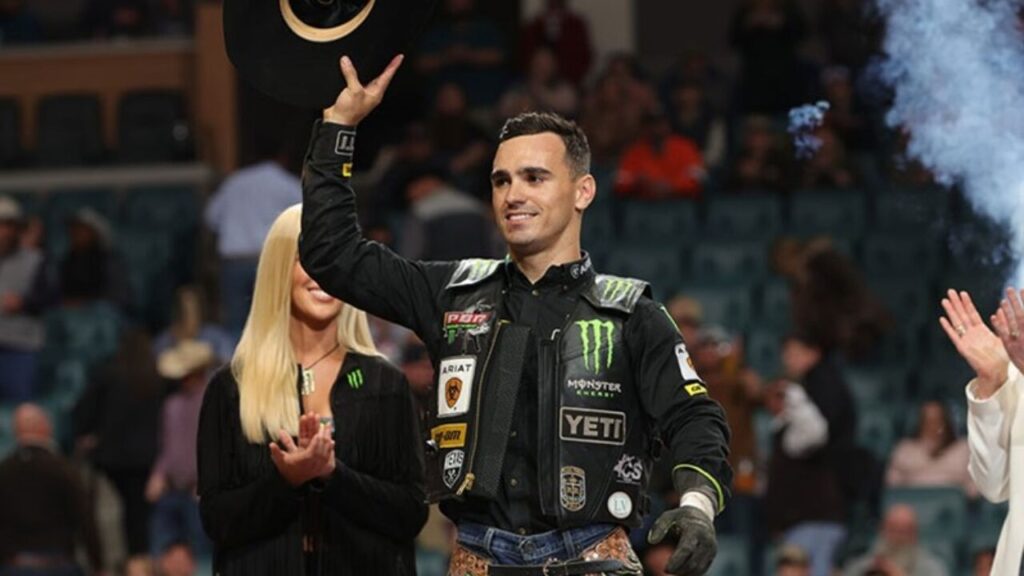 José Vitor Leme volta a arena da PBR