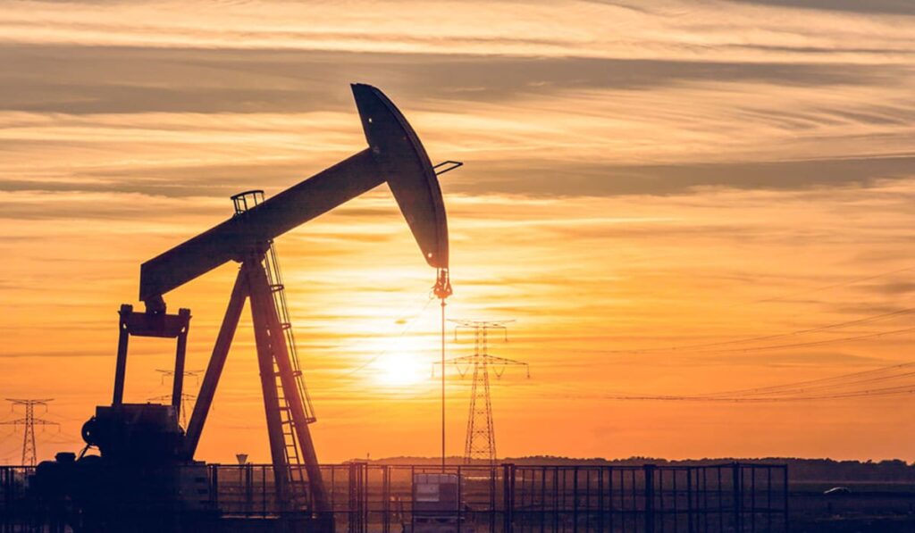 Preço do petróleo sobe após previsão de consumo global