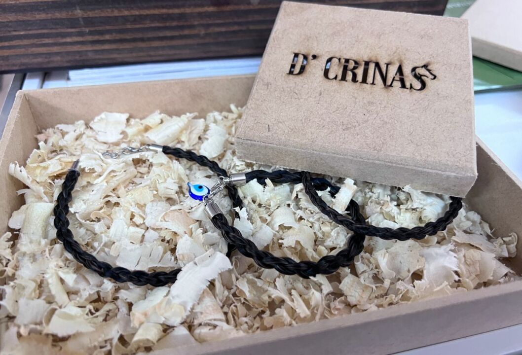 D’Crinas Paixão pelos cavalos é imortalizada através de acessórios personalizados feitos a mão