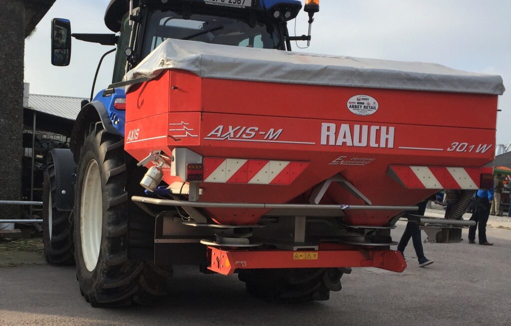 avoid wasting fertiliser due to incorrect spreader set up 1