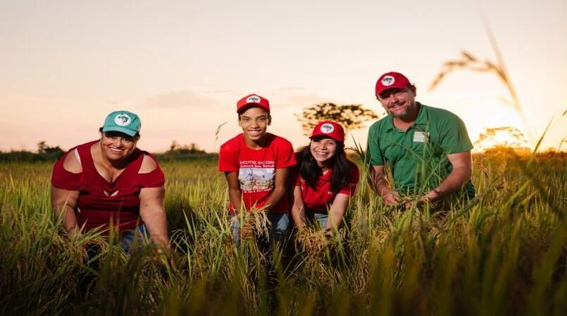Ministros e delegações internacionais estarão na colheita do arroz agroecológico do MST 2 ministros e delegacoes internacionais estarao na colheita do arroz agroecologico do mst