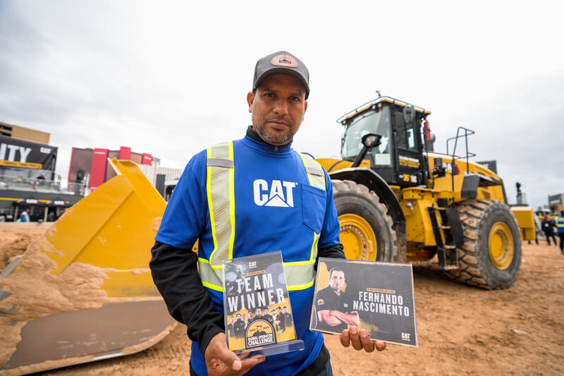 operador de maquinas do parana e o melhor da america latina em competicao da caterpillar