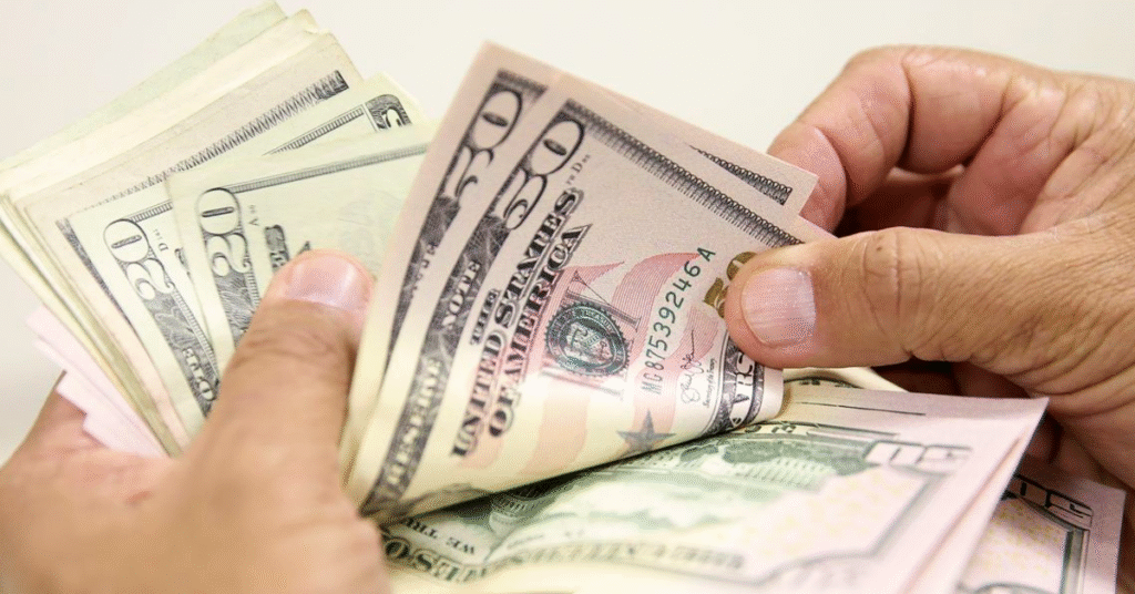 dolar cai para r 5 e fecha no menor valor em dez meses portal dbo