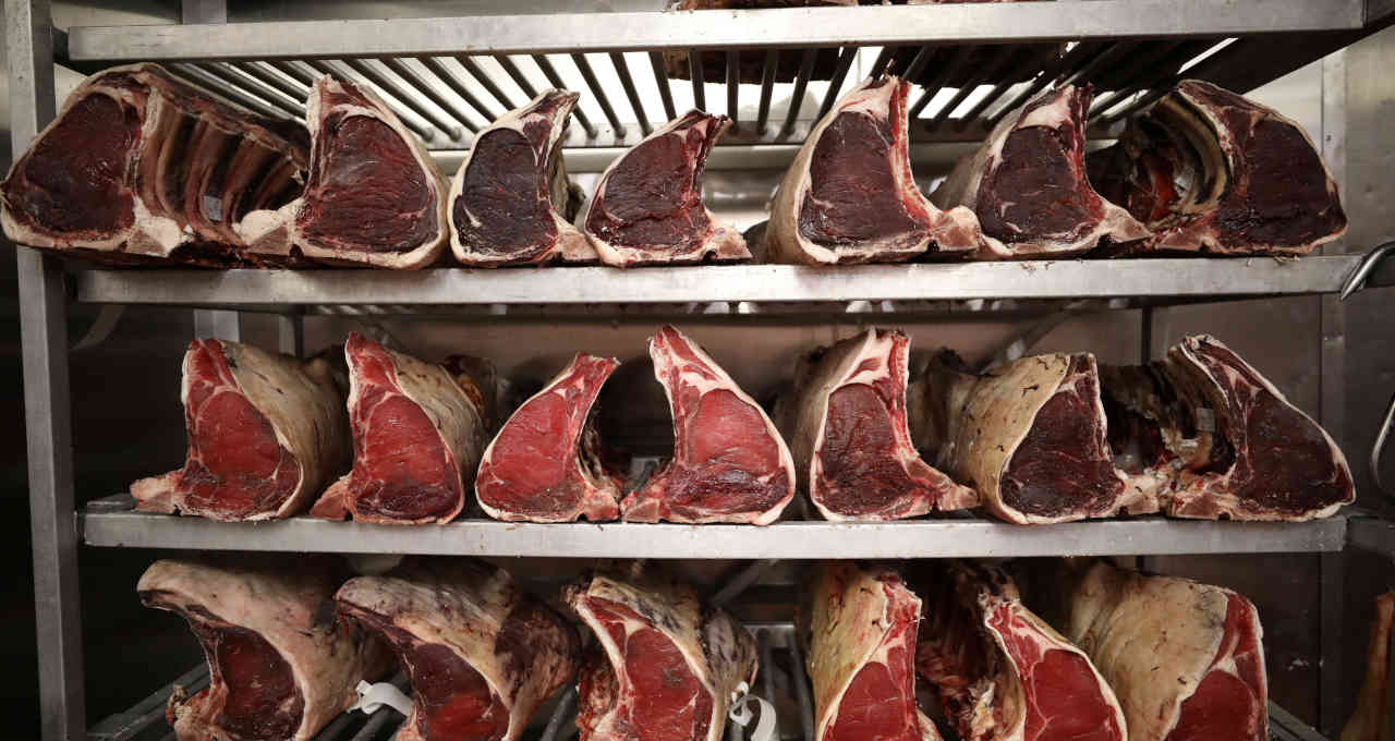 exportacao de carne bovina do brasil cai 26 em marco embarques de soja aumentam money times