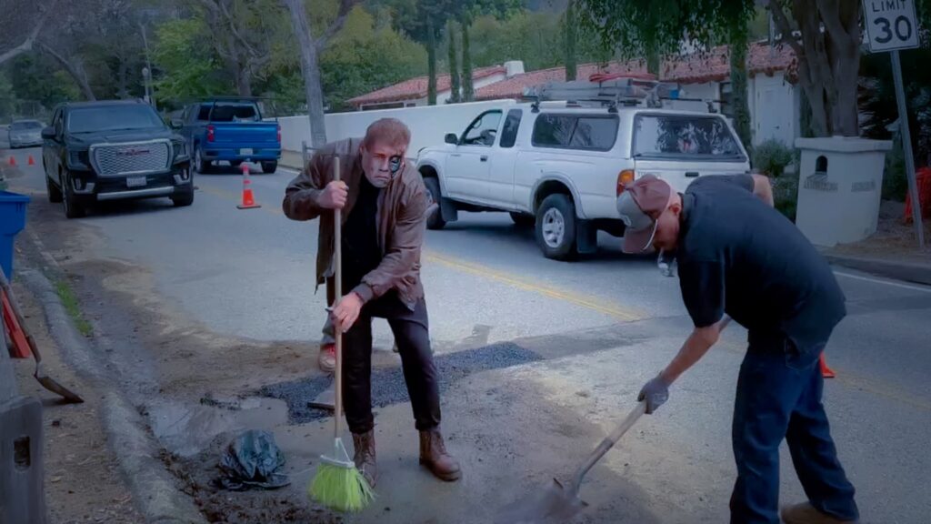 Schwarzenegger o exterminador de buracos