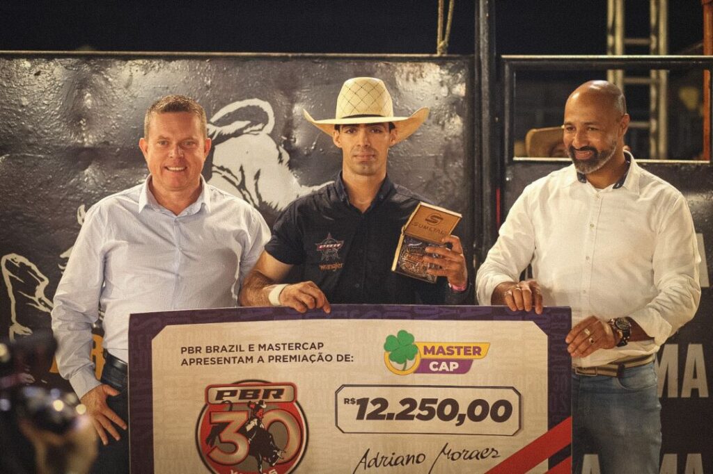 Pela 2ª vez consecutiva, Jean Fernandes vende etapa da PBR 2 Pela segunda vez consecutiva, Jean Fernandes vende etapa da PBR