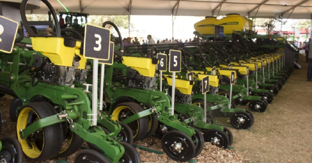 agrishow acumula r 1329 bi em vendas e intencoes de vendas de maquina agricola e implementos portal dbo