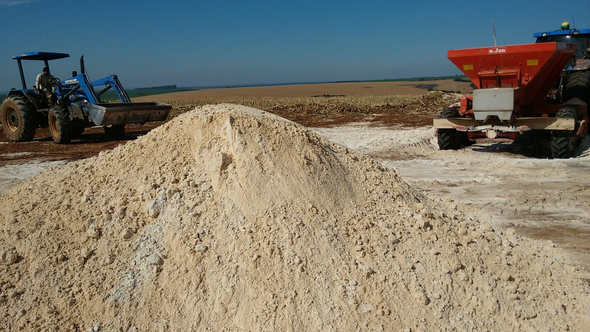Calcário Dolomítico Friável. Foto: Itatinga Calcário e Corretivos.