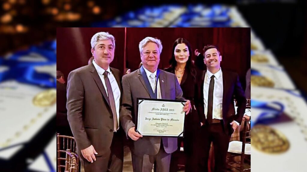 Expozebu: Pecuarista mato-grossense recebe Comenda do Mérito Nacional ABCZ 2023 2 Pecuarista mato-grossense recebe Comenda do Mérito Nacional ABCZ 2023