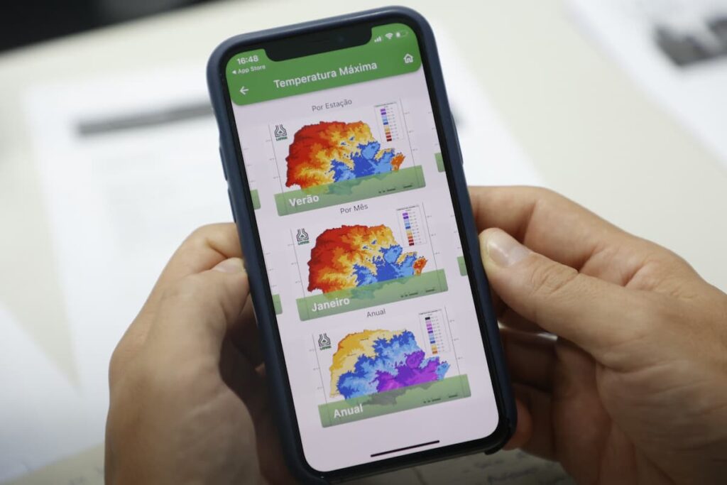 tecnicos sao capacitados para uso de aplicaticos climaticos no campo 1