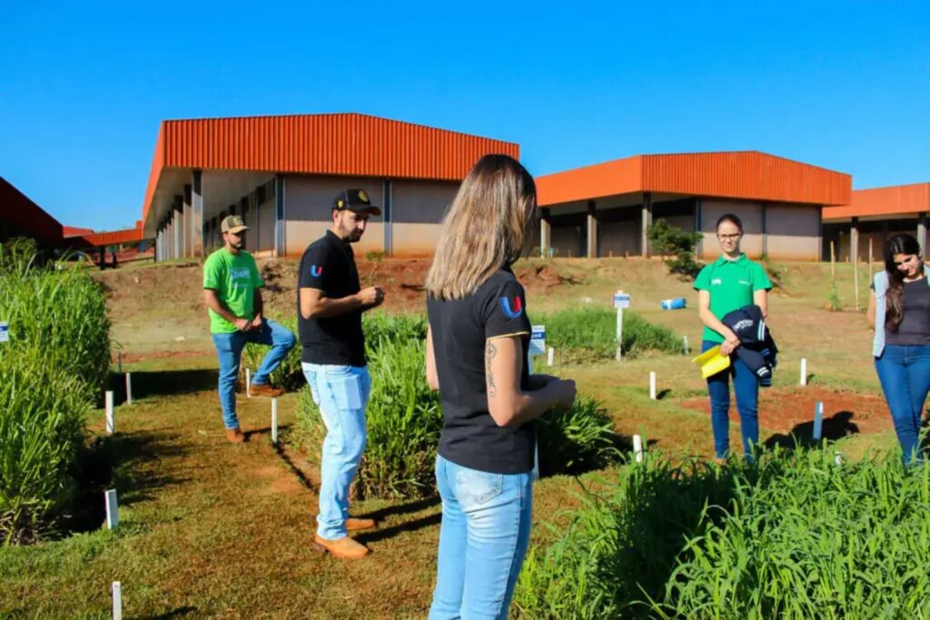 Acadêmicos de Medicina Veterinária e Agronomia da Uniguaçu apresentam trabalhos científicos em evento 2 academicos de medicina veterinaria e agronomia da uniguacu apresentam trabalhos cientificos em evento