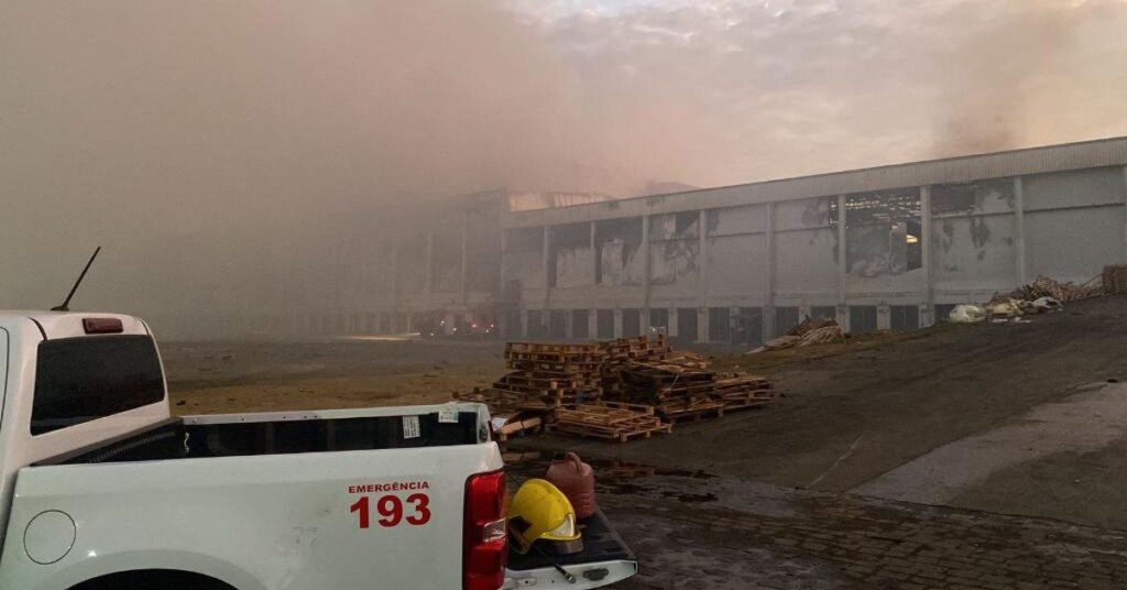 bombeiros controlam incendio em frigorifico em diamantino portal dbo