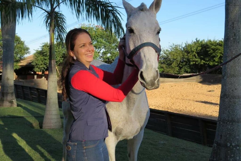 Método de desenvolvimento humano utiliza cavalos para crescimento interpessoal 2 metodo de desenvolvimento humano utiliza cavalos para crescimento interpessoal 1