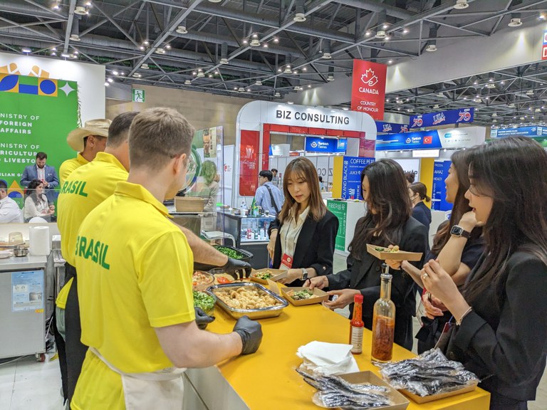 ministerio da agricultura e pecuaria participa da maior feira da industria de alimentos da coreia