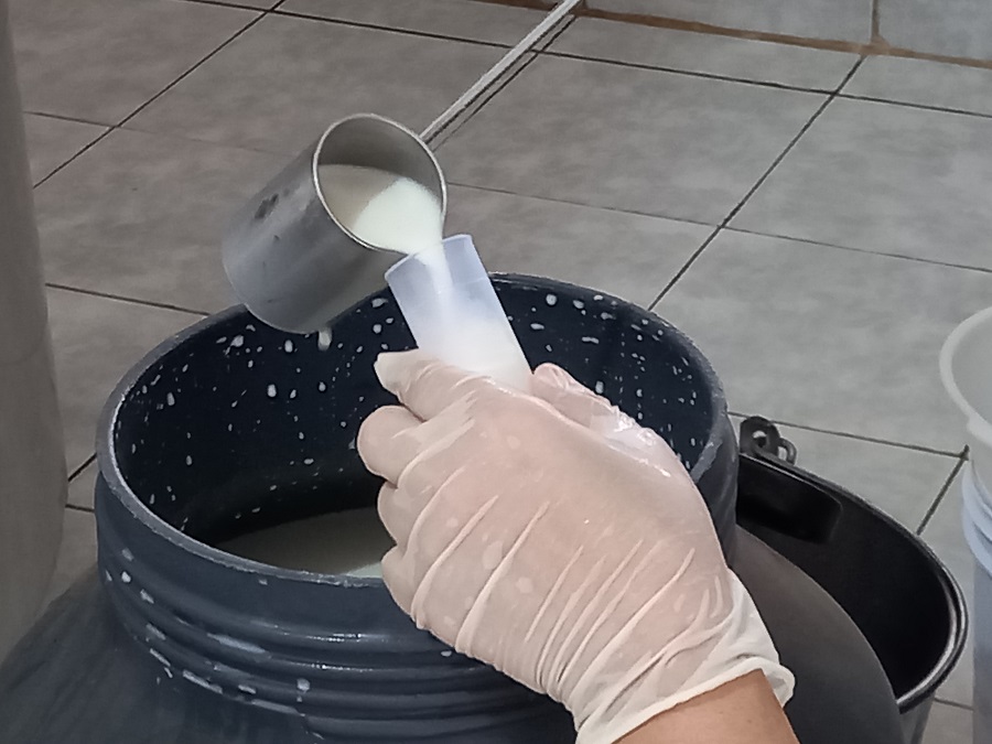 novos parametros estao sendo estudados para a fiscalizacao dos leites de cabra e ovelha