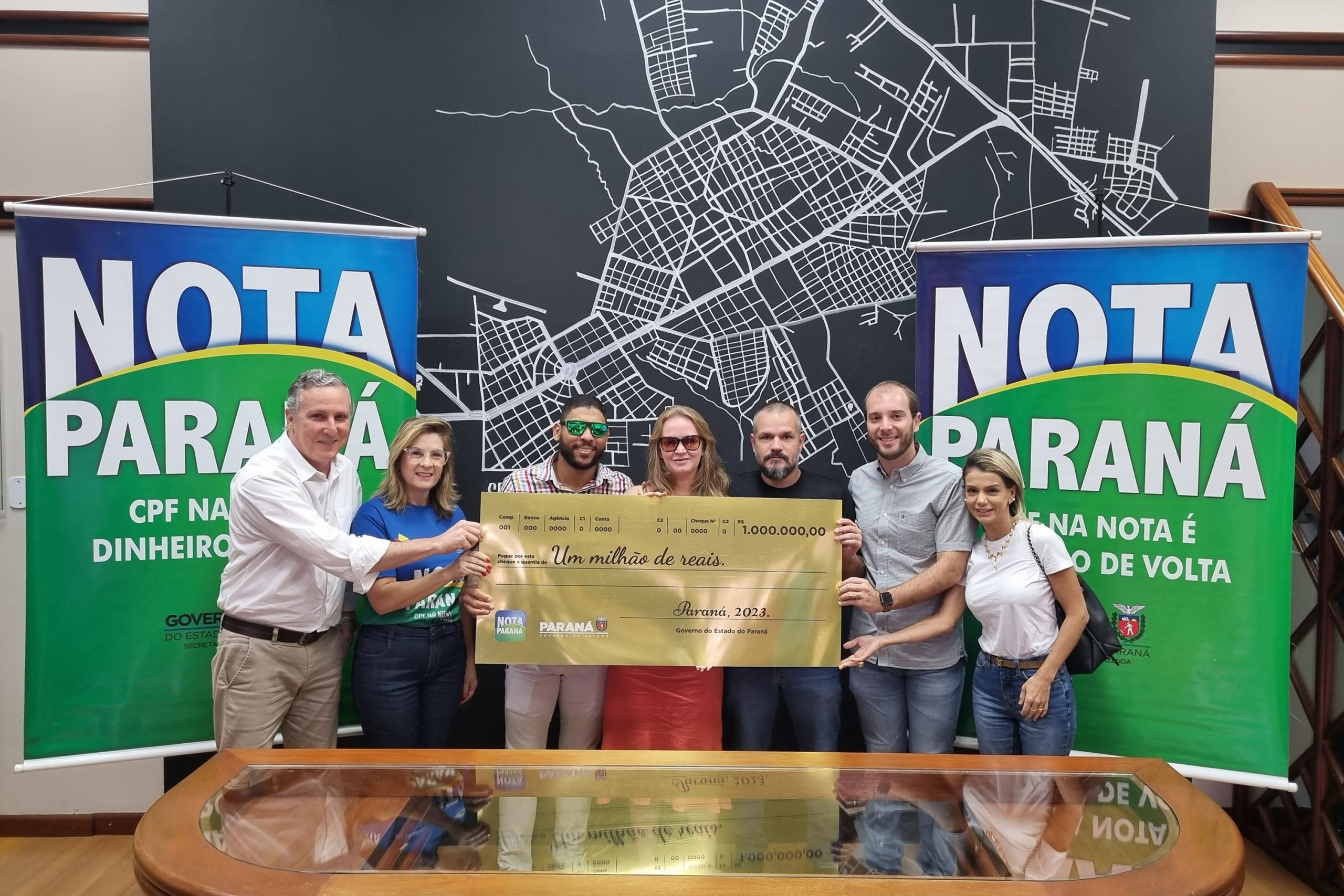 agricultora de paranavai recebe cheque de r 1 milhao do nota parana