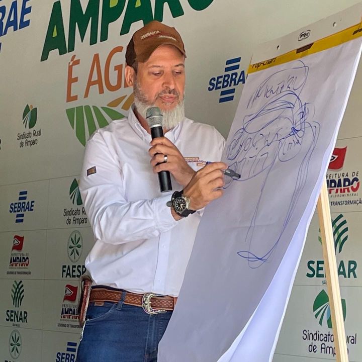 Dr. Caius Godoy, o Dr. da Roça, visita cidades falando sobre sucessão familiar nas propriedades rurais