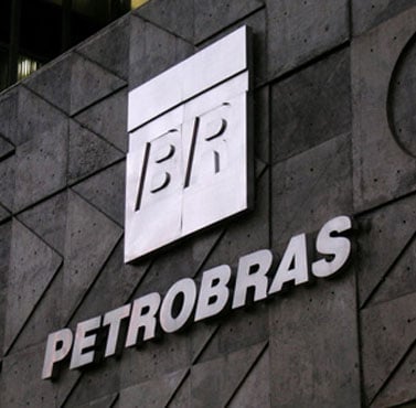 Qual foi o aumento no preço do querosene de aviação anunciado pela Petrobras e quantas vezes seguidas já ocorreram aumentos mensais?
