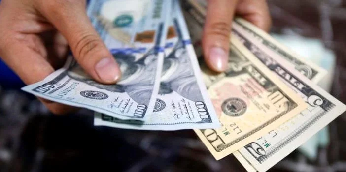 real ganha valor frente ao dolar em resposta ao cenario internacional e as expectativas sobre as taxas de juros futuras