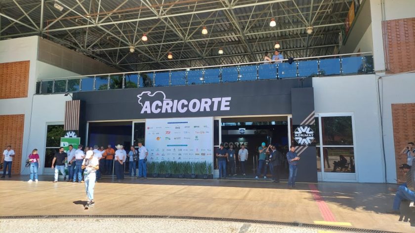 Com foco em novos conhecimentos, Acricorte reúne mais de dois mil pecuaristas em Cuiabá
