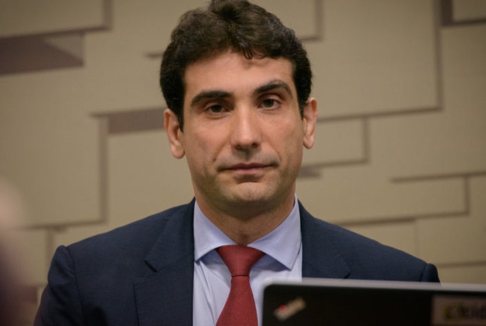 Qual foi a divergência no Copom, segundo Galípolo, em relação à forma de iniciar o corte de juros?