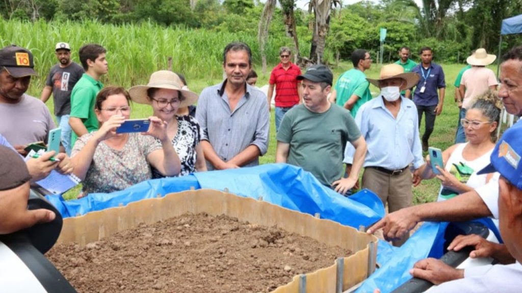 Conheça a biolodo.  Esgoto urbano vira adubo para pastagens no campo