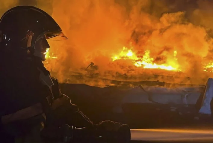 A Rússia atingiu o porto ucraniano e as instalações de grãos em ataques aéreos? 8 a russia atingiu o porto ucraniano e as instalacoes de graos em ataques aereos