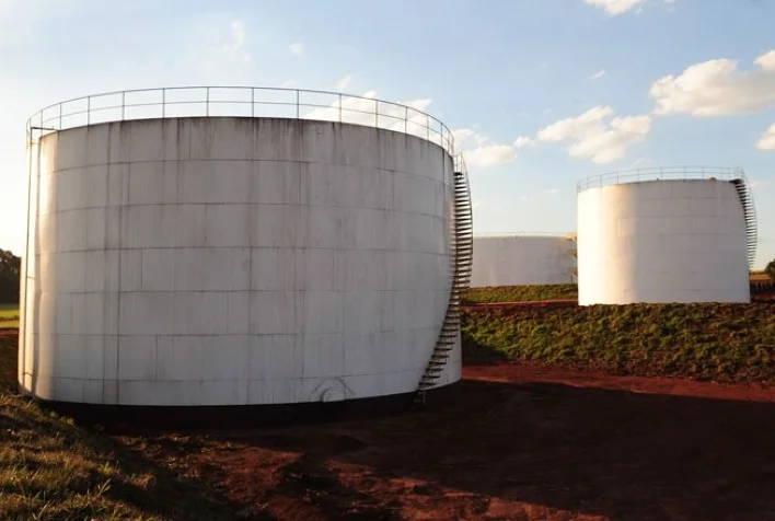 As usinas já não têm mais espaço nos tanques para armazenar etanol e os negócios estão aquecendo no principal mercado do país? 16 as usinas ja nao tem mais espaco nos tanques para armazenar etanol e os negocios estao aquecendo no principal mercado do pais