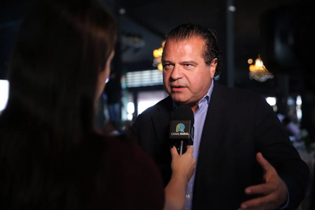 O vice-presidente da Faesp questiona: "Hoje, no Dia do Fazendeiro, será que realmente temos algo para comemorar?" 14 o vice presidente da faesp questiona hoje no dia do fazendeiro sera que realmente temos algo para comemorar