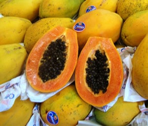 Por que a redução do volume de mamão havaí está fazendo os preços reagirem no Espírito Santo, de acordo com o Cepea?