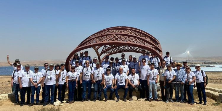 qual e o proposito da comitiva do parana ao buscar conhecimentos sobre irrigacao e energia