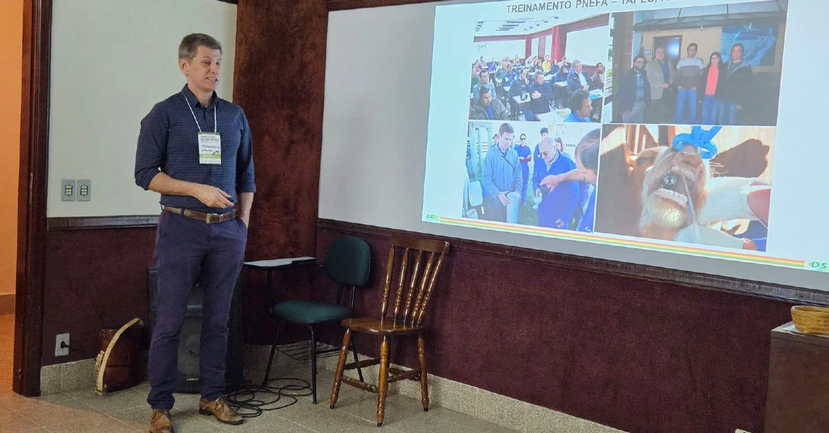 Qual é o tema do treinamento realizado no Rio Grande do Sul em relação ao atendimento à suspeitas de febre aftosa? 14 qual e o tema do treinamento realizado no rio grande do sul em relacao ao atendimento a suspeitas de febre aftosa