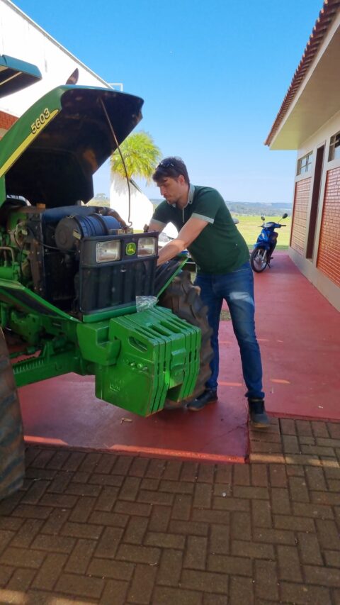 Qual é o tipo de soluções acessíveis de inovação que uma startup criou para beneficiar a pequena propriedade?