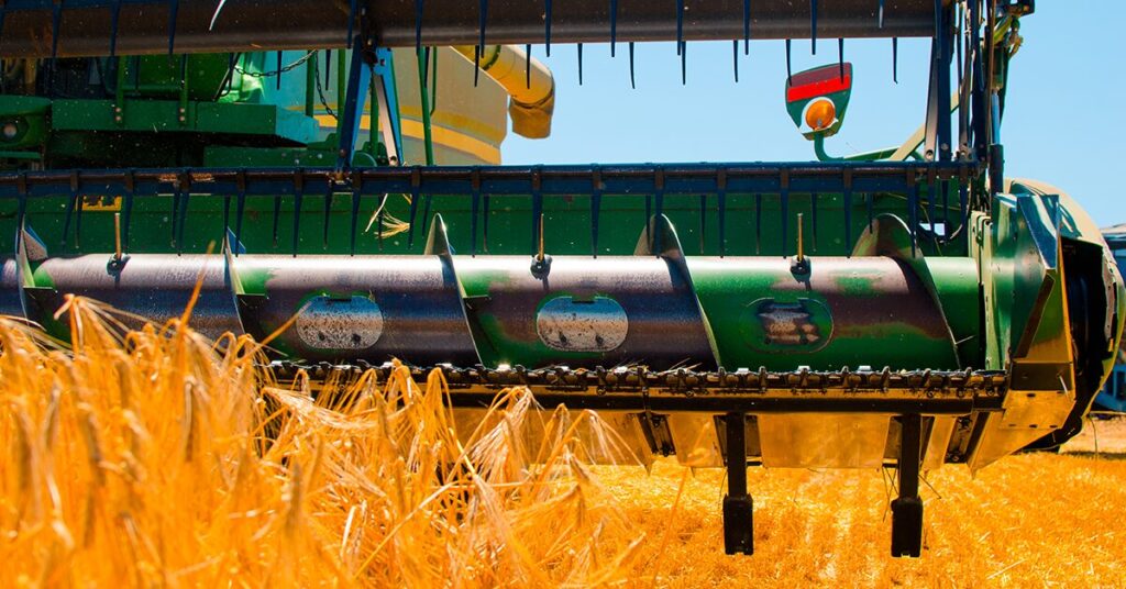 qual foi a queda percentual nas vendas de maquinas agricolas em julho de acordo com a anfavea